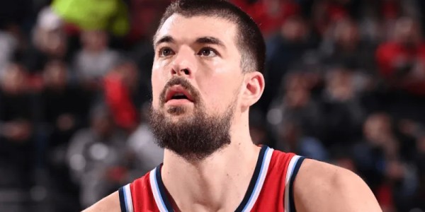 开云-祖巴茨全场出战38分钟，10中7得到16分14篮板2助攻